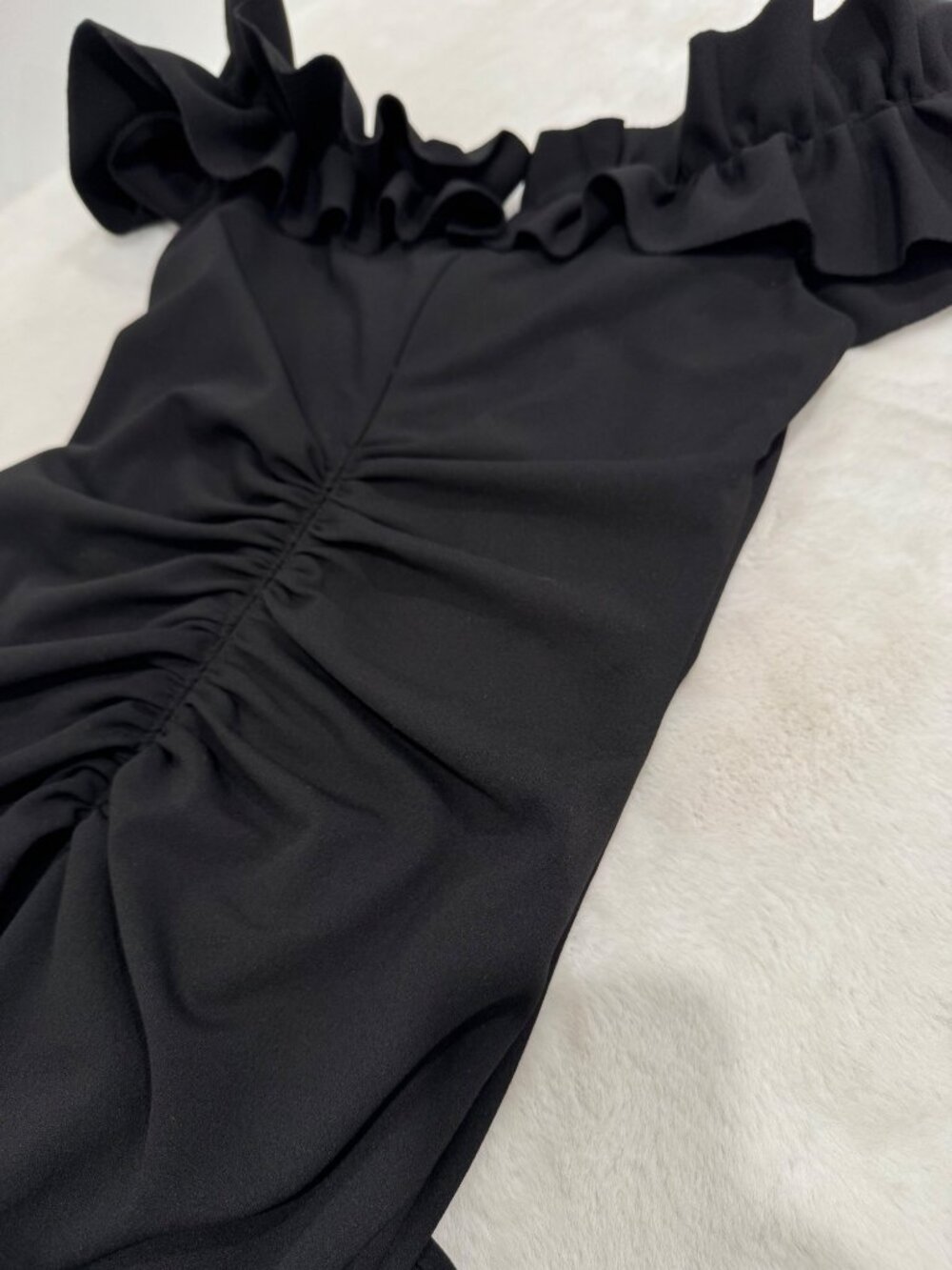 New XSCAPE Women's Size 10 Black Ruffle Off the Shoulder Ruched Gown - Picture 10 of 13